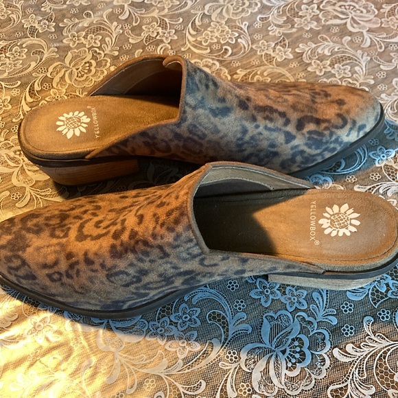 YELLOW BOX  animal print fake fur size 8 1/2 M slide w/2” heel.  $20 - Picture 3 of 6
